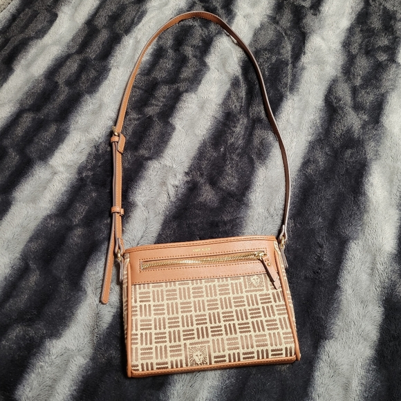 ⚡️EVERYTHING MUST GO⚡️Anne Klein crossbody ⚡️WHOLE PAGE $25 &UNDER⚡️ - Picture 3 of 9
